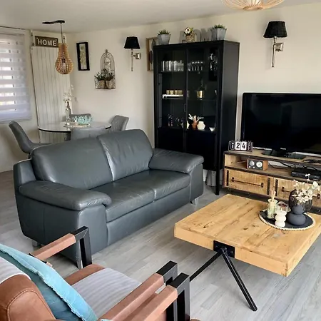 Semesterbostad With Cosy Terrace Sint Maartensvlotbrug