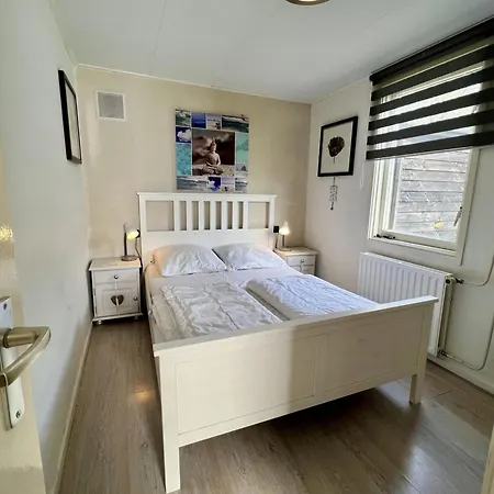 With Cosy Terrace Semesterbostad *