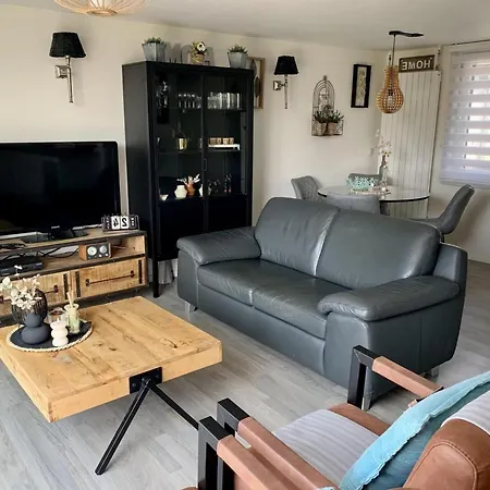 Semesterbostad With Cosy Terrace Sint Maartensvlotbrug