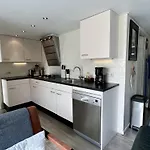Semesterbostad With Cosy Terrace *