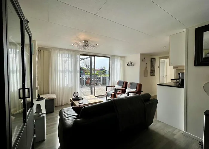 Сasa de vacaciones With Cosy Terrace Sint Maartensvlotbrug